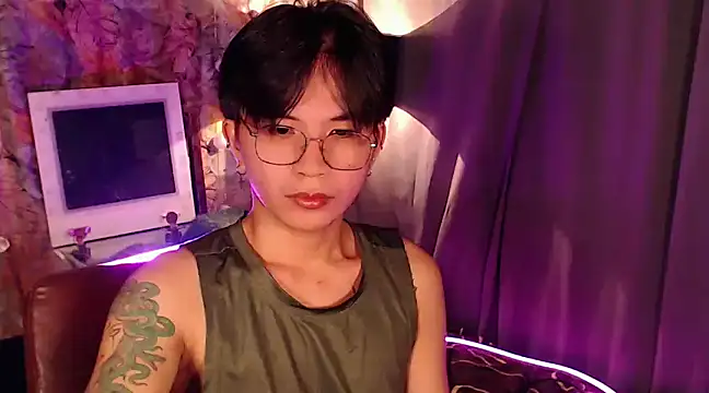 Snapshot of Sexy_Handsome_Drex chatting on December 15, 2024, 10:07 am Sexy Handsome Drex online show from December 15, 2024, 10:07 am