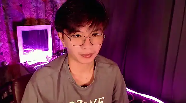 Snapshot of Sexy_Handsome_Drex chatting on December 16, 2024, 9:14 am Sexy Handsome Drex online show from December 16, 2024, 9:14 am