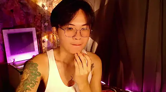 Snapshot of Sexy_Handsome_Drex chatting on December 29, 2024, 10:34 am Sexy Handsome Drex online show from December 29, 2024, 10:34 am