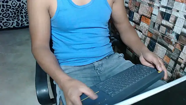 sexatlexx online show from November 13, 2025, 2:32 am