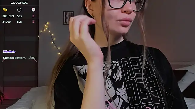 Virtual Girll online show from September 24, 2025, 6:22 pm