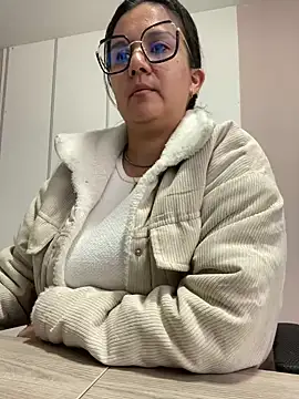 SWEETLILY18 online show from January 2, 2025, 2:24 pm