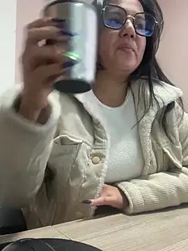 SWEETLILY18 online show from January 21, 2025, 11:46 am