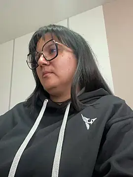 SWEETLILY18 online show from January 27, 2025, 4:11 pm