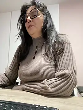 SWEETLILY18 online show from February 21, 2025, 11:11 am