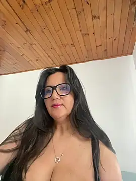 SWEETLILY18 online show from April 13, 2026, 12:21 pm