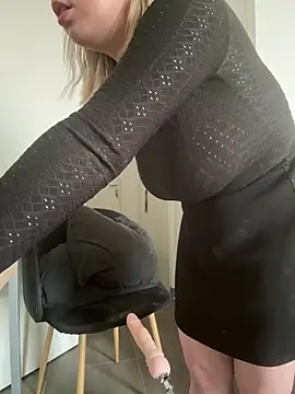 dollssfr online show from January 21, 2025, 11:13 am