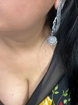 Zoya Varma004 online show from March 9, 2026, 7:07 pm