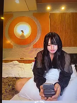 Snapshot of Chika-ch chatting on October 15, 2025, 4:45 am Chika-ch online show from October 15, 2025, 4:45 am