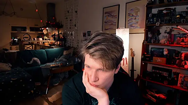 Breston Sweet online show from January 2, 2025, 10:11 pm