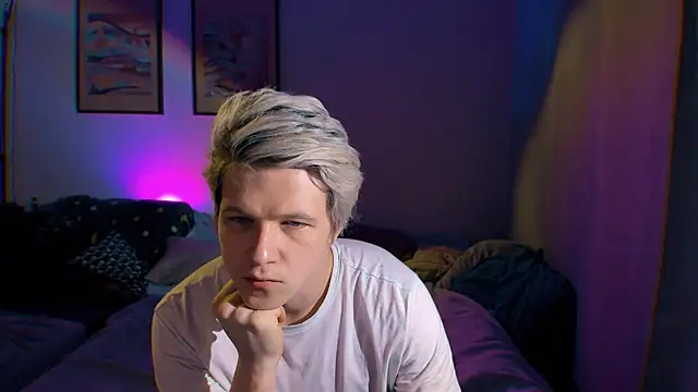 Breston Sweet online show from September 22, 2025, 7:49 pm