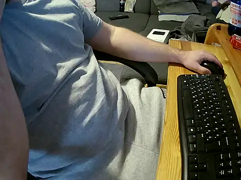 Snapshot of anonymus9006 chatting on January 24, 2025, 10:00 am anonymus9006 online show from January 24, 2025, 10:00 am