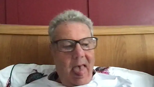 Snapshot of Oldpistolpete chatting on September 29, 2025, 11:15 am Oldpistolpete online show from September 29, 2025, 11:15 am