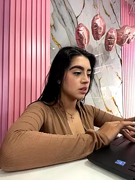 Victoria adaams online show from December 4, 2025, 9:01 pm