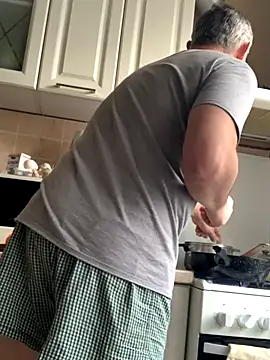 GHsveter online show from December 18, 2025, 12:00 pm