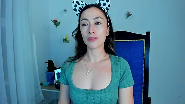 Amatiista online show from February 19, 2025, 10:45 am