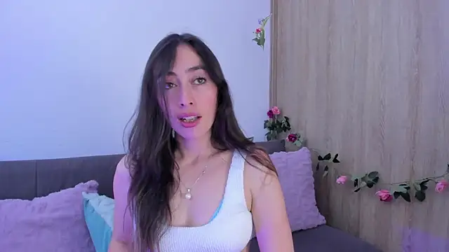 Amatiista online show from September 10, 2025, 4:07 pm