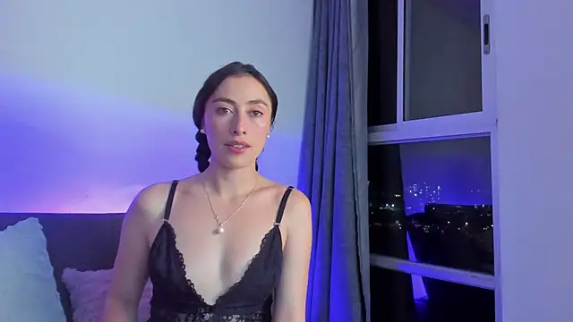 Amatiista online show from October 5, 2025, 1:37 am