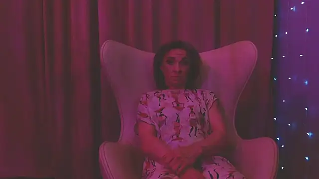 julia renard online show from February 2, 2025, 12:40 am