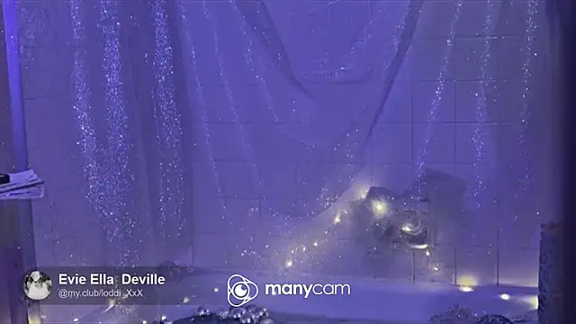 Snapshot of Loddi_XxX chatting on December 22, 2024, 5:21 pm Loddi XxX online show from December 22, 2024, 5:21 pm