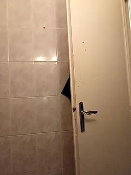 callmelouve online show from December 14, 2025, 9:36 am