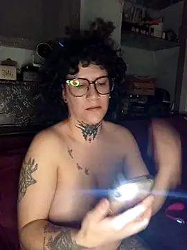 callmelouve online show from December 18, 2025, 1:00 am