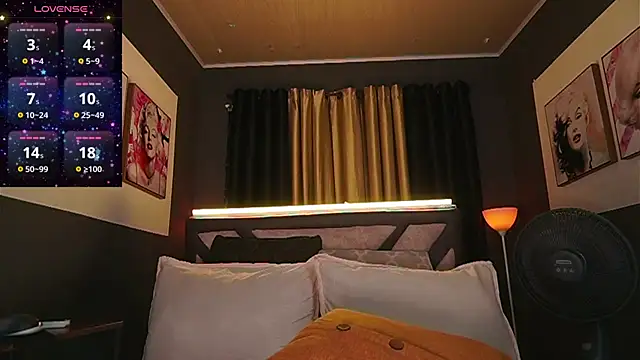 stelleknox  online show from March 26, 2026, 10:26 pm