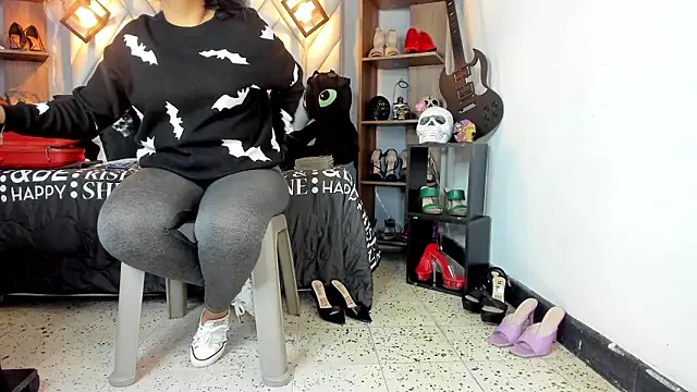 MirandaHaguen online show from February 19, 2026, 9:00 pm