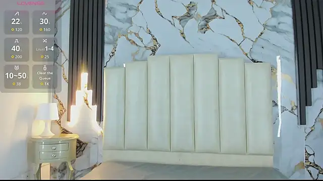 mollieblue69 online show from April 14, 2026, 12:55 pm