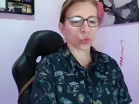 Chayla Ruiz online show from February 24, 2025, 4:26 pm