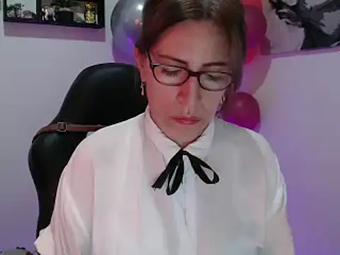 Chayla Ruiz online show from March 4, 2025, 9:43 pm