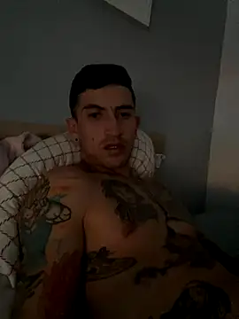 Snapshot of wethkisses chatting on October 7, 2025, 5:21 pm wethkisses online show from October 7, 2025, 5:21 pm