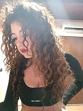 Snapshot of CurlyElisa chatting on February 7, 2026, 3:38 pm CurlyElisa online show from February 7, 2026, 3:38 pm