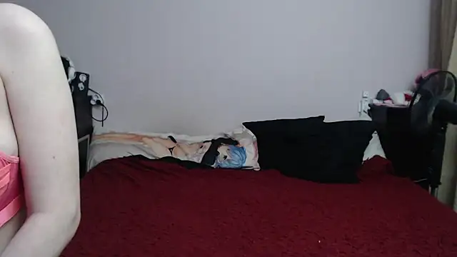 Maya Viola online show from January 7, 2025, 8:45 am