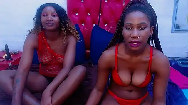 XSCARLETQUEENXX online show from March 16, 2026, 5:44 am