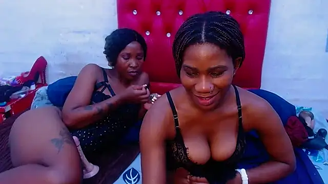 XSCARLETQUEENXX online show from March 28, 2026, 11:59 pm