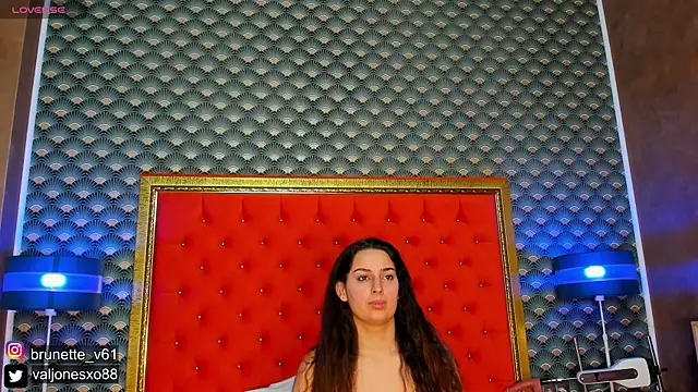 VallerieJones online show from February 28, 2025, 11:12 pm