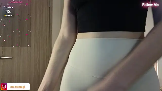 Snapshot of LisaSweetie chatting on December 7, 2024, 9:33 pm LisaSweetie online show from December 7, 2024, 9:33 pm