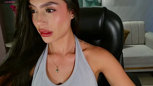 JadeEvansX online show from July 6, 2026, 7:05 pm