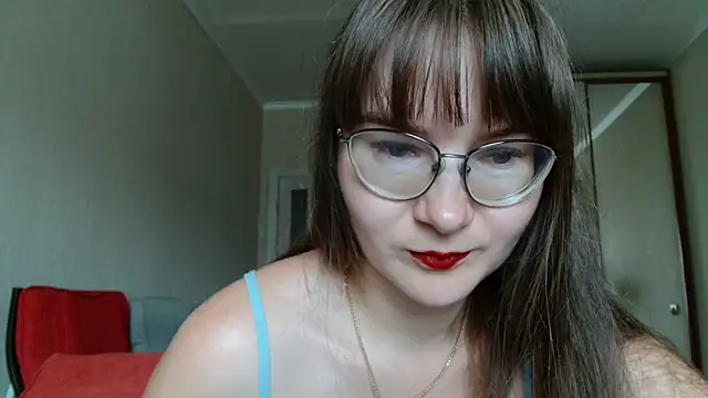 KiraGoldens online show from July 23, 2026, 7:17 am