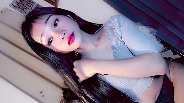 amomentoflust69 online show from February 7, 2026, 4:16 am