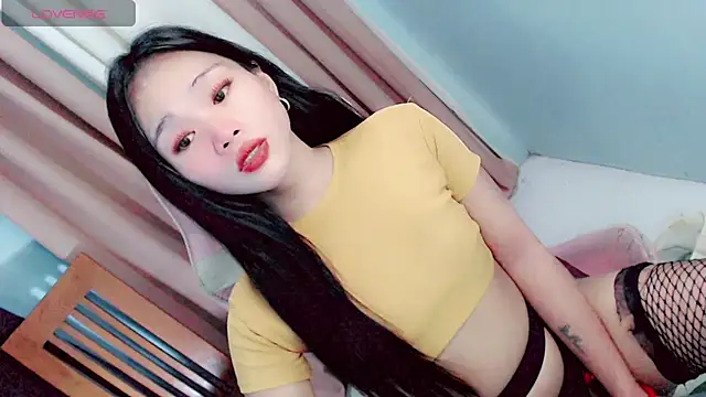 amomentoflust69 online show from May 22, 2026, 11:27 am
