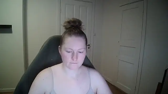 Girlnina-1995 online show from January 24, 2025, 12:10 pm