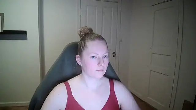 Girlnina-1995 online show from February 26, 2025, 6:54 pm