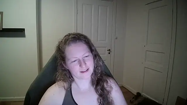 Girlnina-1995 online show from March 3, 2025, 6:44 pm