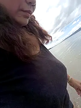 hotbabes163 online show from February 1, 2026, 3:27 am