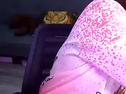 Bee 2k online show from November 10, 2025, 4:44 am