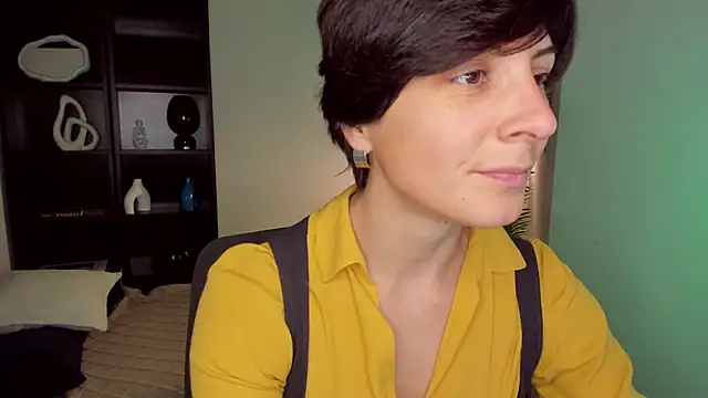 LorenDaze online show from October 28, 2025, 2:42 pm