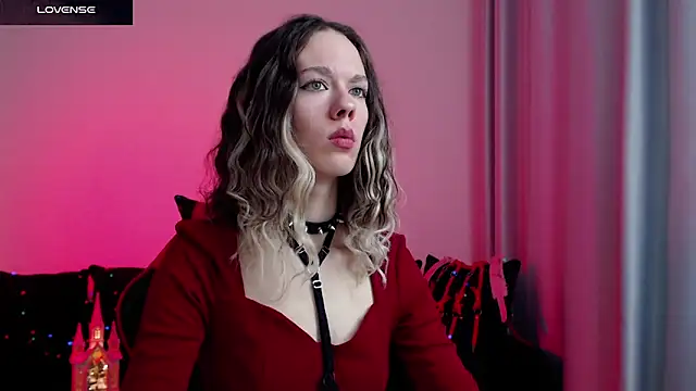 Snapshot of DivineBite chatting on December 5, 2024, 6:55 pm DivineBite online show from December 5, 2024, 6:55 pm