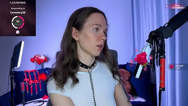 Snapshot of DivineBite chatting on September 16, 2025, 3:35 pm DivineBite online show from September 16, 2025, 3:35 pm